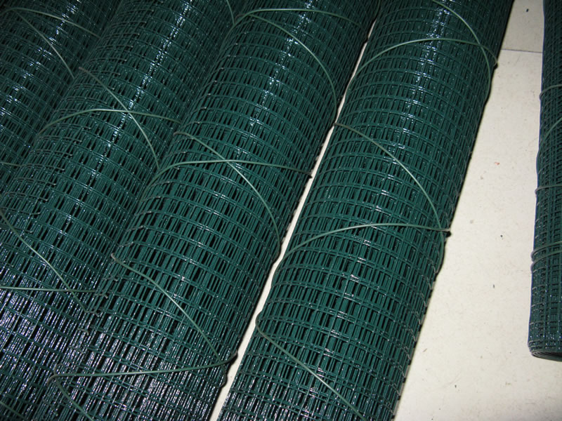 Galv. Mesh Fence with Green Vinyl Coating UV Protection